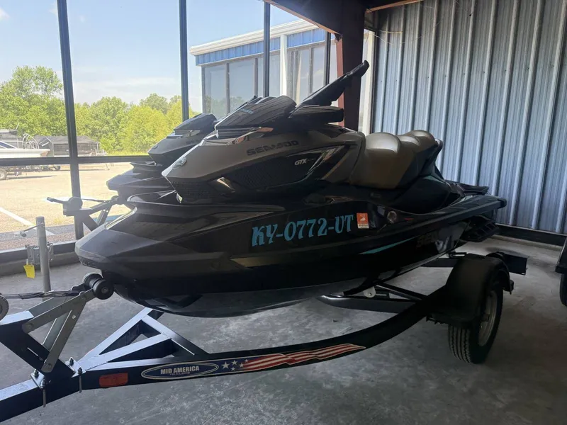 Slide: The Image of Sea-Doo Gtx-s Ltd 260 2017 - 10