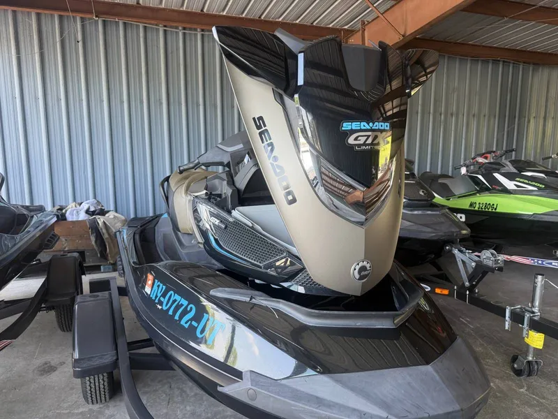 Slide: The Image of Sea-Doo Gtx-s Ltd 260 2017 - 18