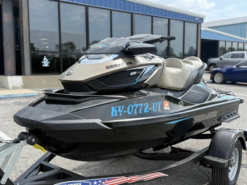 Slide: The Image of Sea-Doo Gtx-s Ltd 260 2017 - 3