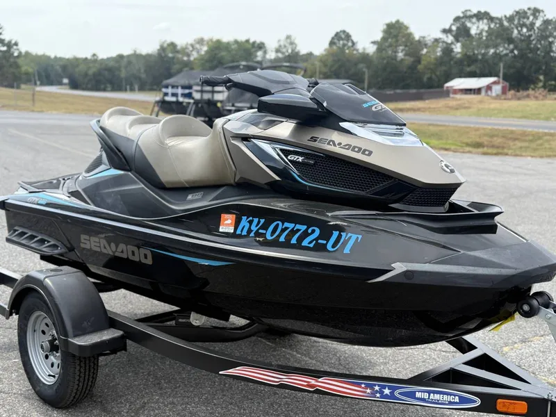 Slide: The Image of Sea-Doo Gtx-s Ltd 260 2017 - 4