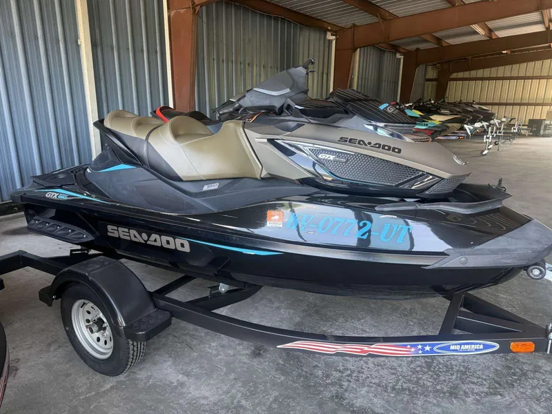 Slide: The Image of Sea-Doo Gtx-s Ltd 260 2017 - 9