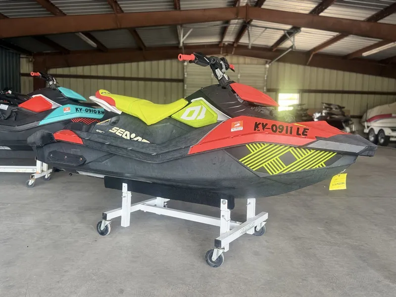 Slide: The Image of Sea-Doo SPARK 3UP TRIXX 2020 - 3