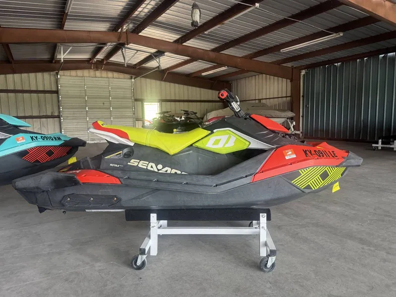 Slide: The Image of Sea-Doo SPARK 3UP TRIXX 2020 - 6