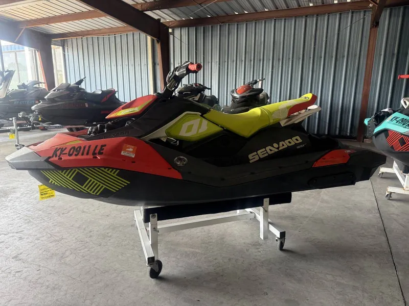 Slide: The Image of Sea-Doo SPARK 3UP TRIXX 2020 - 9