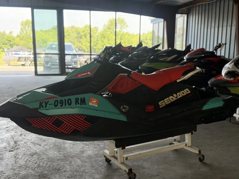 Slide: The Image of Sea-Doo SPARK 3UP TRIXX 2018 - 11