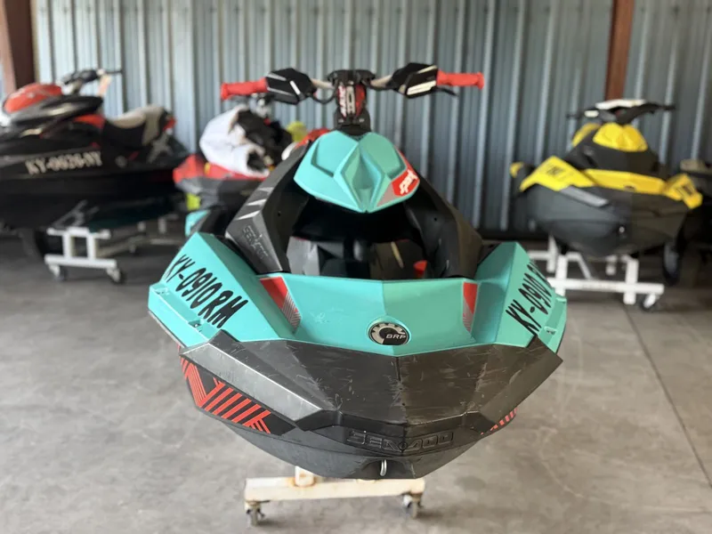 Slide: The Image of Sea-Doo SPARK 3UP TRIXX 2018 - 13