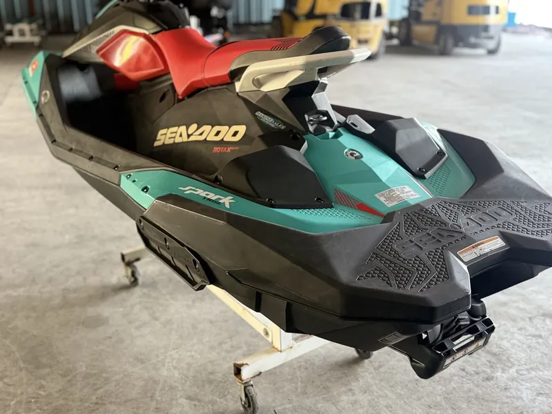 Slide: The Image of Sea-Doo SPARK 3UP TRIXX 2018 - 7