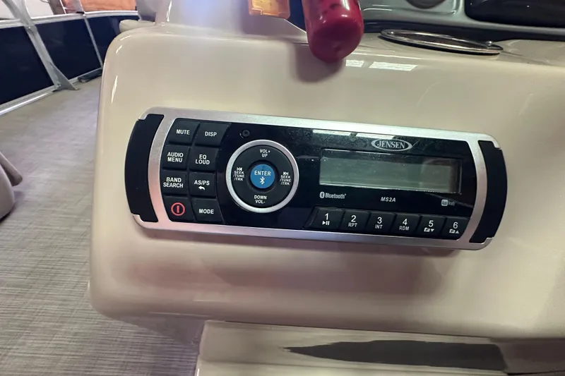 Slide: The Image of 2019 Sun Tracker Fishin' Barge 20 DLX with Jensen MS2A audio system. - 13