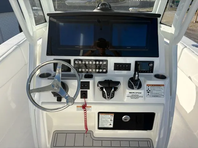 Slide: The Image of Sea Fox 288 Commander 2026 - 13