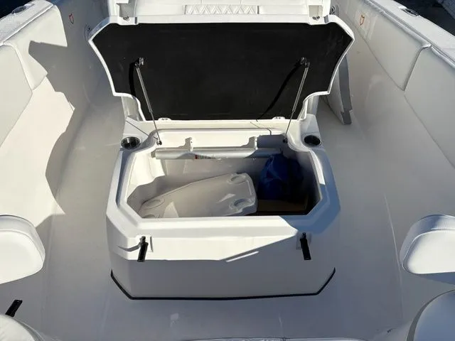 Slide: The Image of Sea Fox 288 Commander 2026 - 18