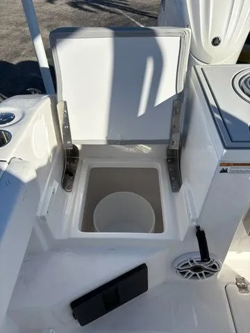 Slide: The Image of Sea Fox 288 Commander 2026 - 7