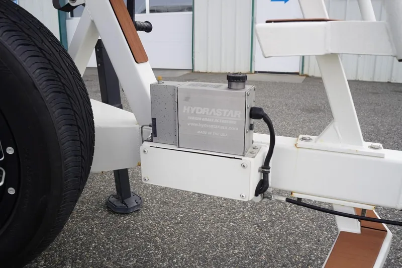 Slide: The Image of 2023 Tigé 24RZX trailer with Hydrastar brake actuator system. - 18