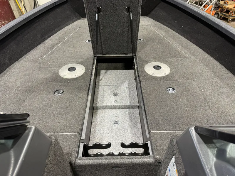 Slide: The Image of Alumacraft Competitor 205 Sport & Suzuki 250HP 2017 - 10