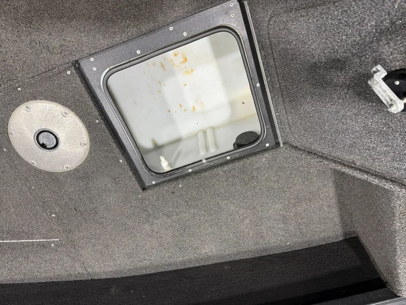 Slide: The Image of Alumacraft Competitor 205 Sport & Suzuki 250HP 2017 - 11