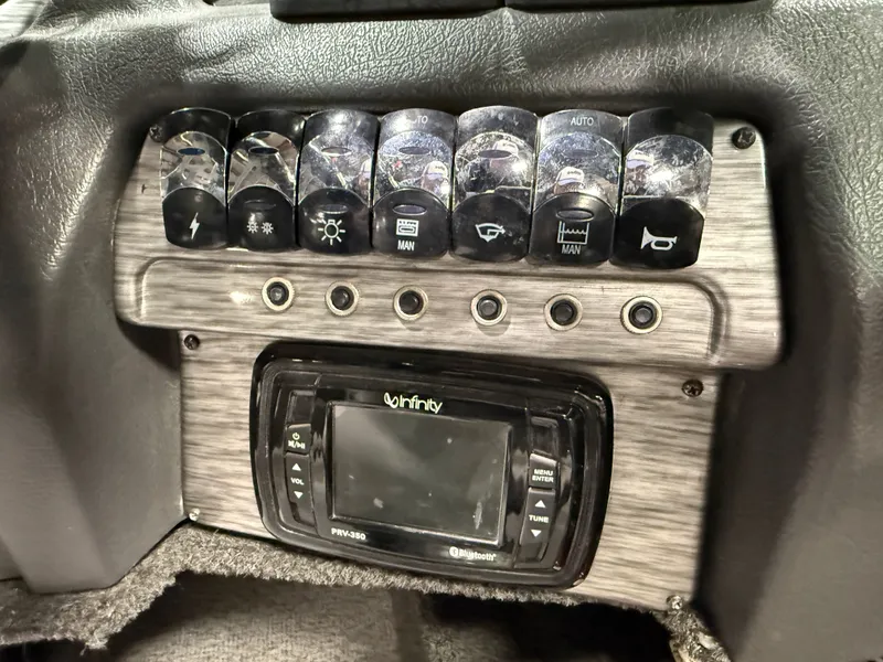 Slide: The Image of Alumacraft Competitor 205 Sport & Suzuki 250HP 2017 - 20