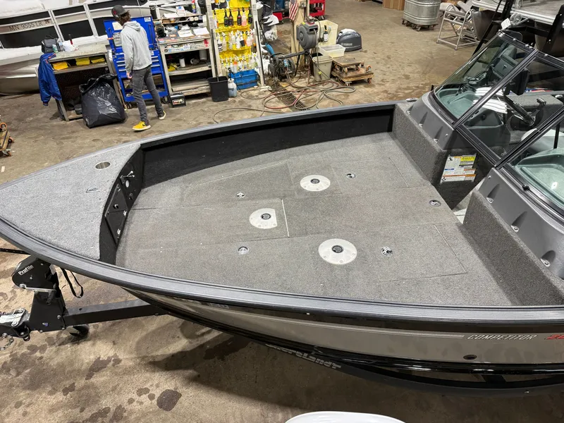 Slide: The Image of Alumacraft Competitor 205 Sport & Suzuki 250HP 2017 - 3