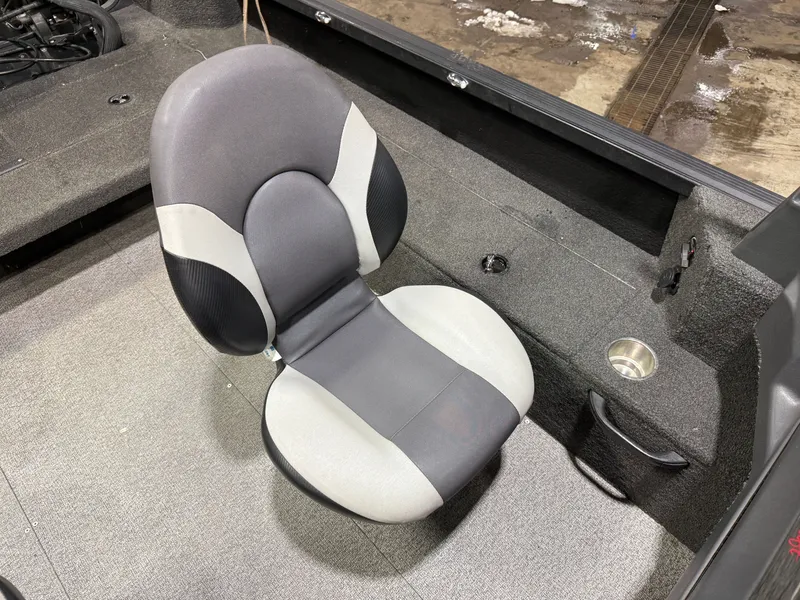 Slide: The Image of Alumacraft Competitor 205 Sport & Suzuki 250HP 2017 - 34