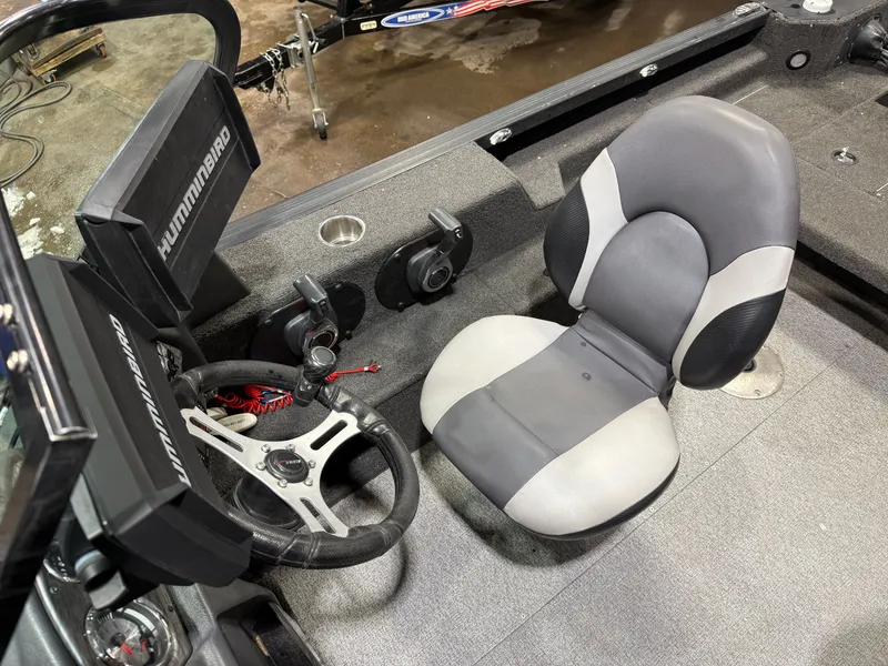 Slide: The Image of Alumacraft Competitor 205 Sport & Suzuki 250HP 2017 - 35