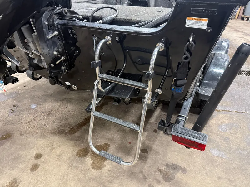 Slide: The Image of Alumacraft Competitor 205 Sport & Suzuki 250HP 2017 - 43