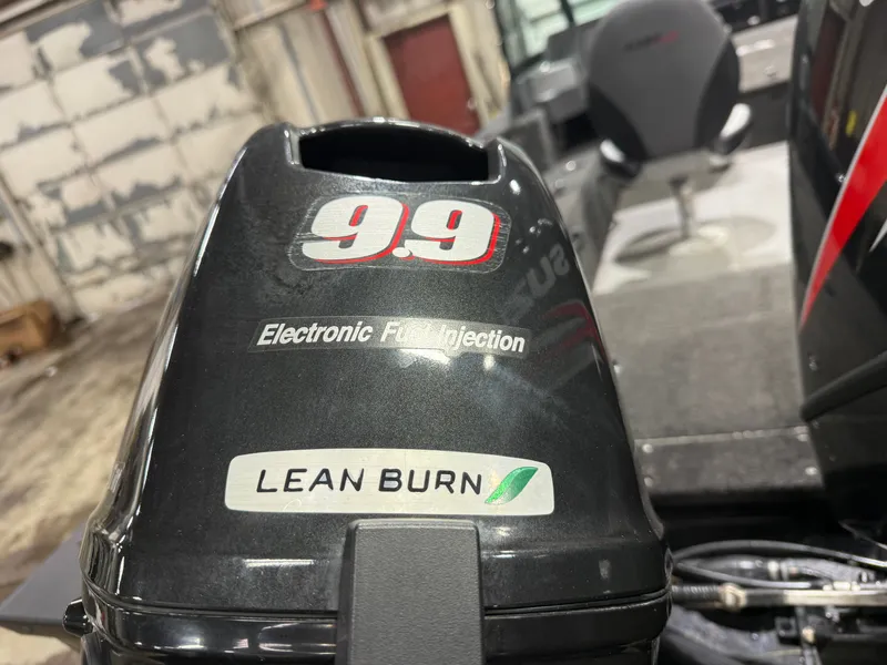 Slide: The Image of Alumacraft Competitor 205 Sport & Suzuki 250HP 2017 - 45