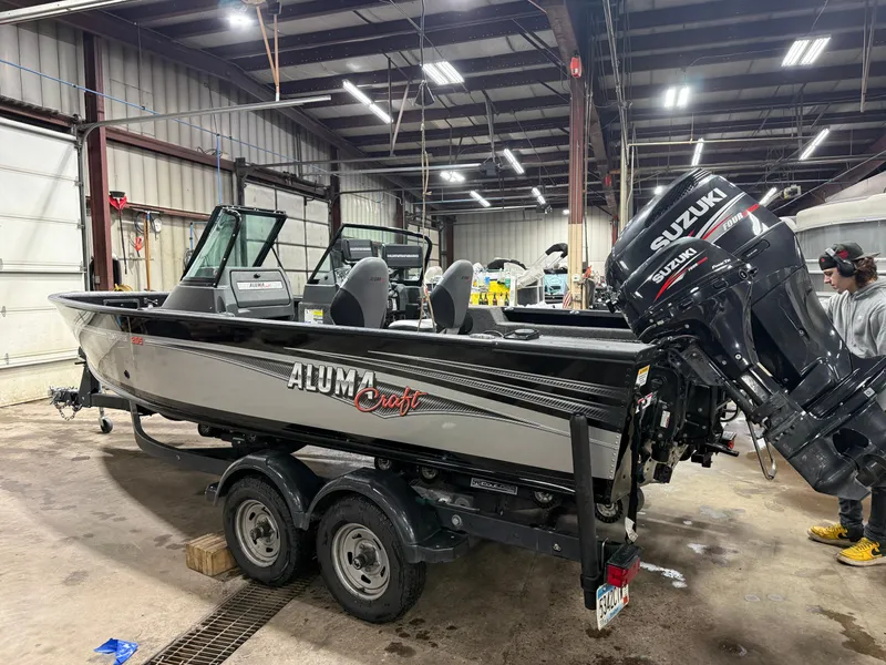 Slide: The Image of Alumacraft Competitor 205 Sport & Suzuki 250HP 2017 - 47