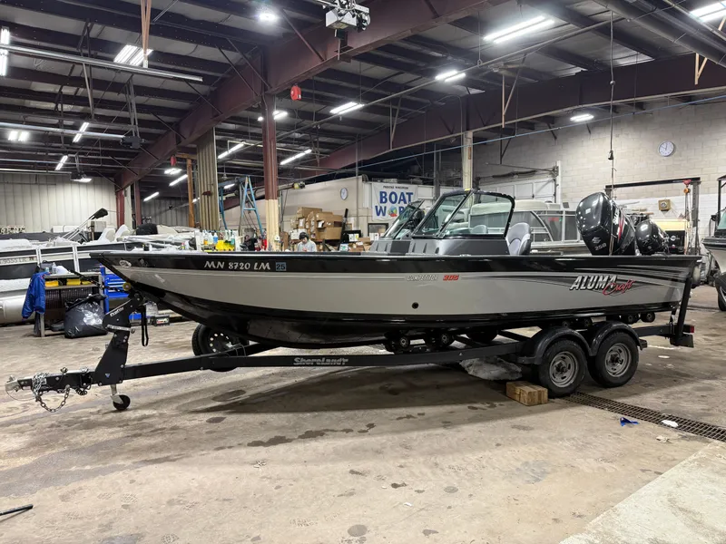 Slide: The Image of Alumacraft Competitor 205 Sport & Suzuki 250HP 2017 - 51