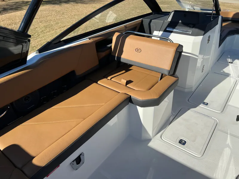 Slide: The Image of 2026 COBALT R6 - Image 13 - 13