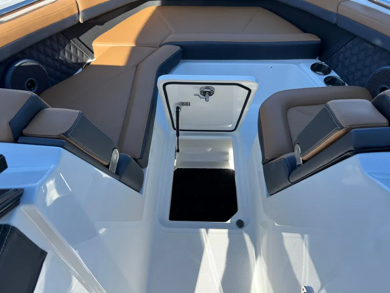 Slide: The Image of 2026 COBALT R6 - Image 30 - 30