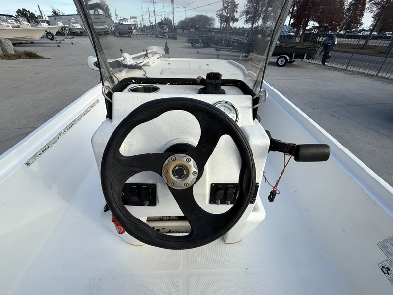 Slide: The Image of Mako Pro Skiff 17cc 2016 - 9