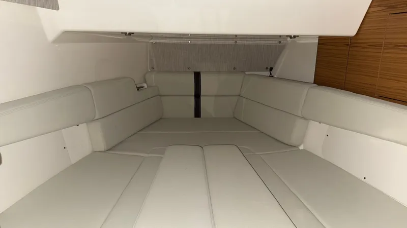 Slide: The Image of Boston Whaler 380 Realm 2021 - 20