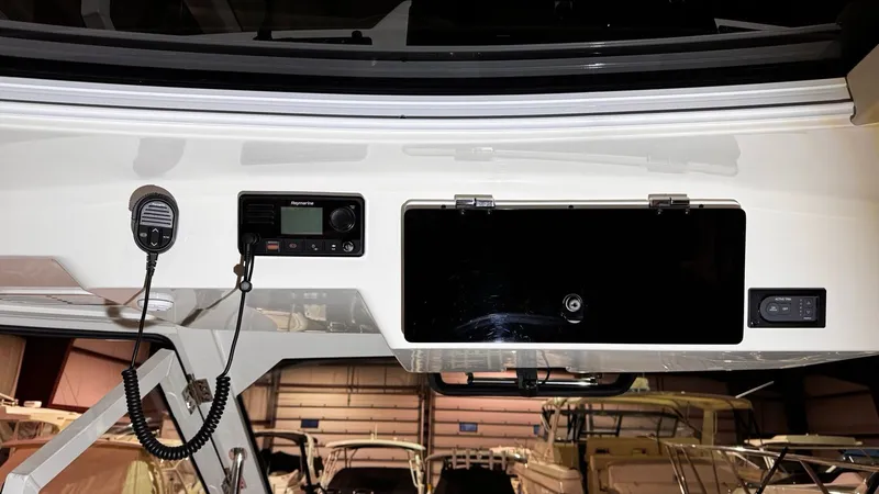 Slide: The Image of Boston Whaler 380 Realm 2021 - 24