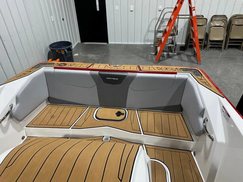 Slide: The Image of Nautique Ski Nautique 200 Open Bow 2023 - 14