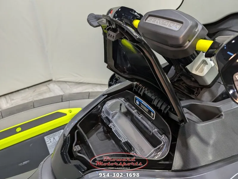 Slide: The Image of Sea-Doo Explorer Pro 170 2025 - 12