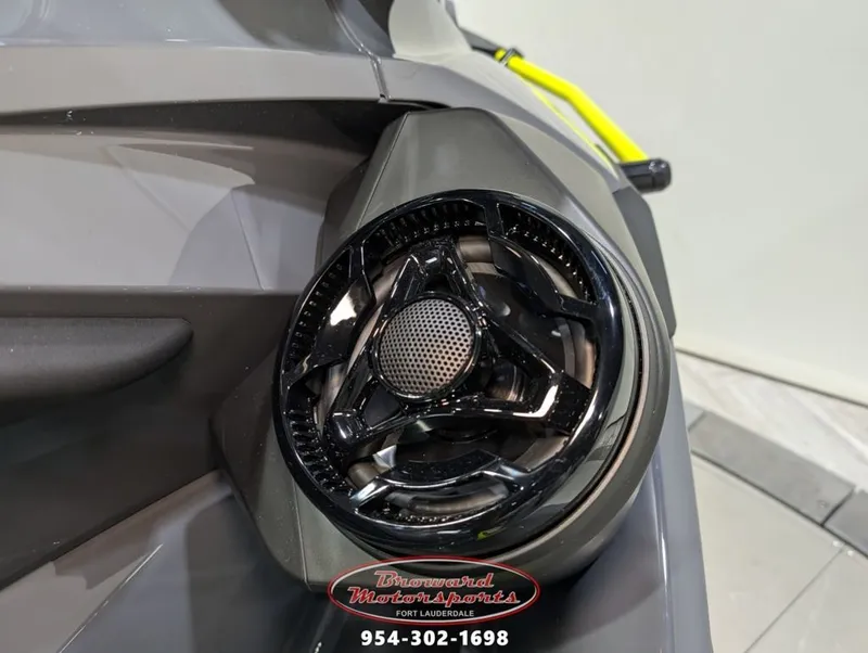 Slide: The Image of Sea-Doo Explorer Pro 170 2025 - 20