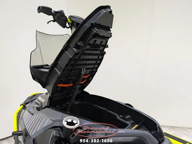 Slide: The Image of Sea-Doo Explorer Pro 170 2025 - 25