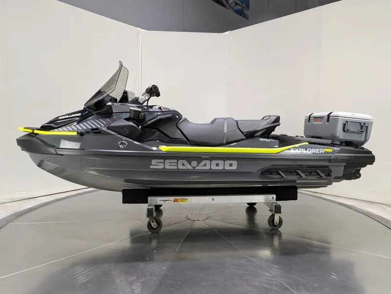 Slide: The Image of Sea-Doo Explorer Pro 170 2025 - 34