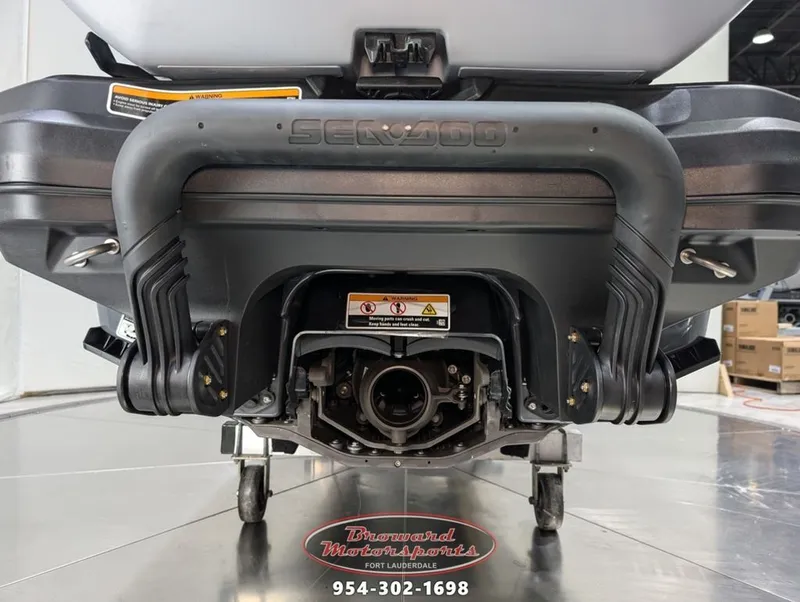 Slide: The Image of Sea-Doo Explorer Pro 170 2025 - 8