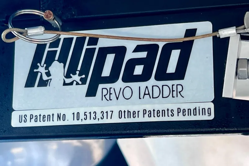 Slide: The Image of Illipad Revo Ladder label with US Patent No. 10,513,317 on Barletta Corsa 23UC, 2023. - 60