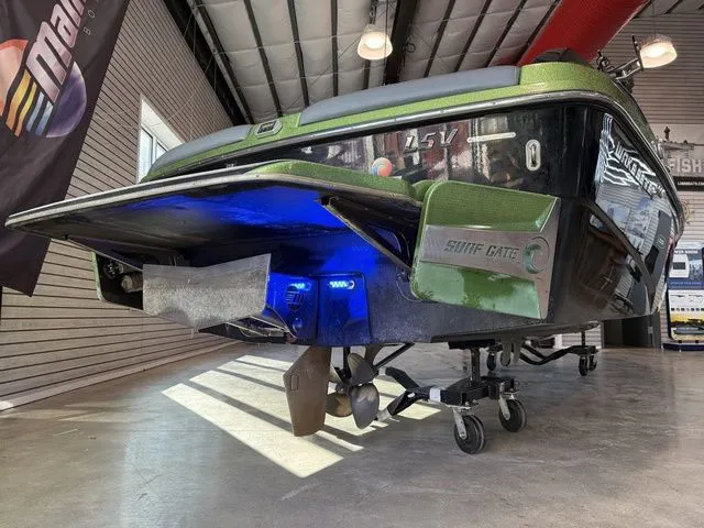 Slide: The Image of Malibu Wakesetter 23 LSV 2017 - 11