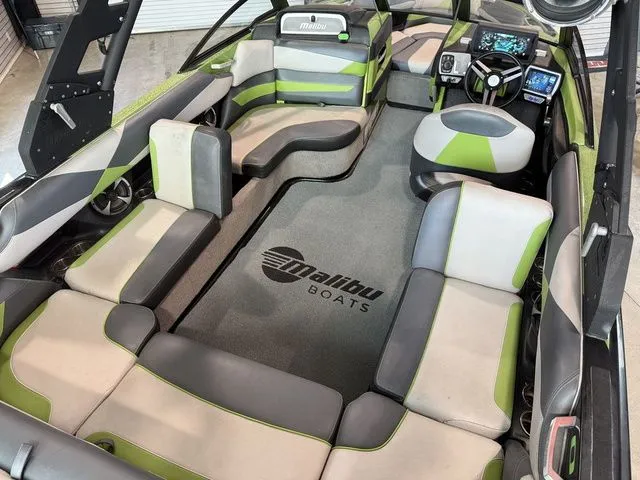 Slide: The Image of Malibu Wakesetter 23 LSV 2017 - 3