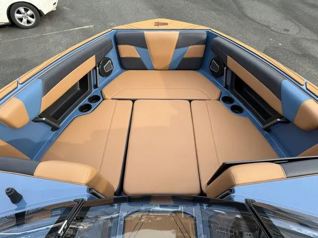 Slide: The Image of Axis Wake Research T250 2026 - 14