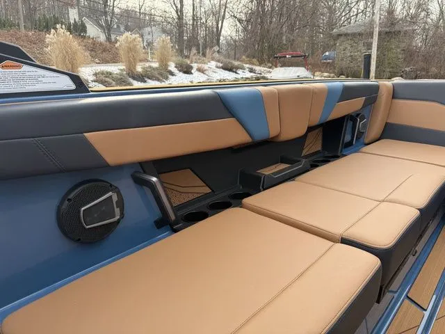 Slide: The Image of Axis Wake Research T250 2026 - 18