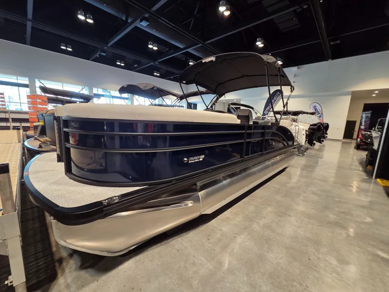 Slide: The Image of Harris Cruiser 230 2026 - 3