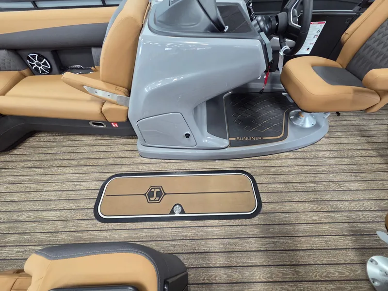 Slide: The Image of Harris Sunliner 230 2026 - 13