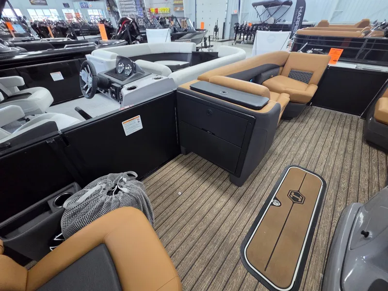 Slide: The Image of Harris Sunliner 230 2026 - 15