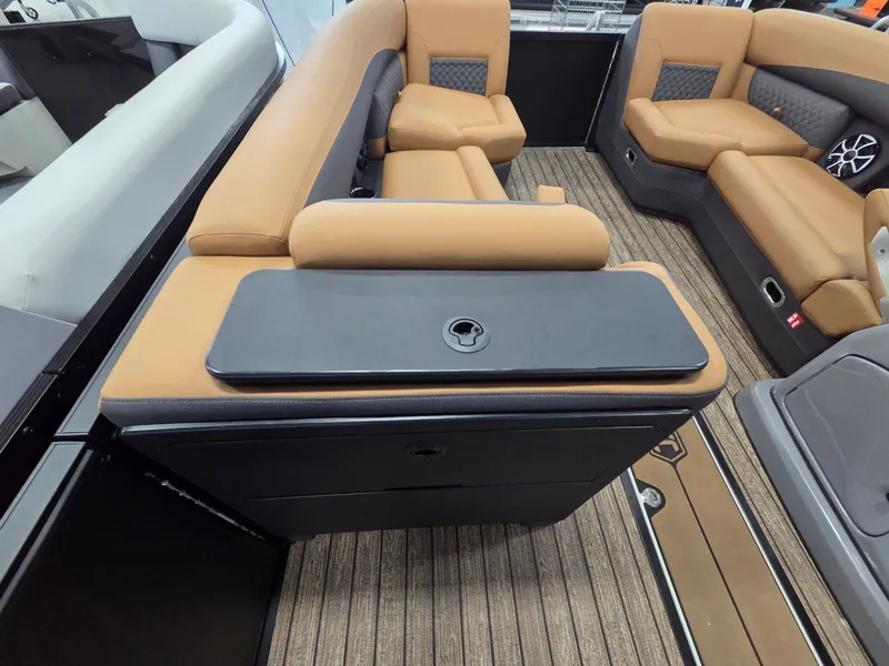 Slide: The Image of Harris Sunliner 230 2026 - 16