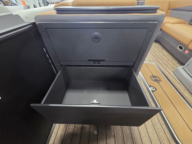 Slide: The Image of Harris Sunliner 230 2026 - 19