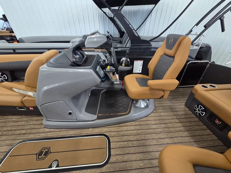 Slide: The Image of Harris Sunliner 230 2026 - 21