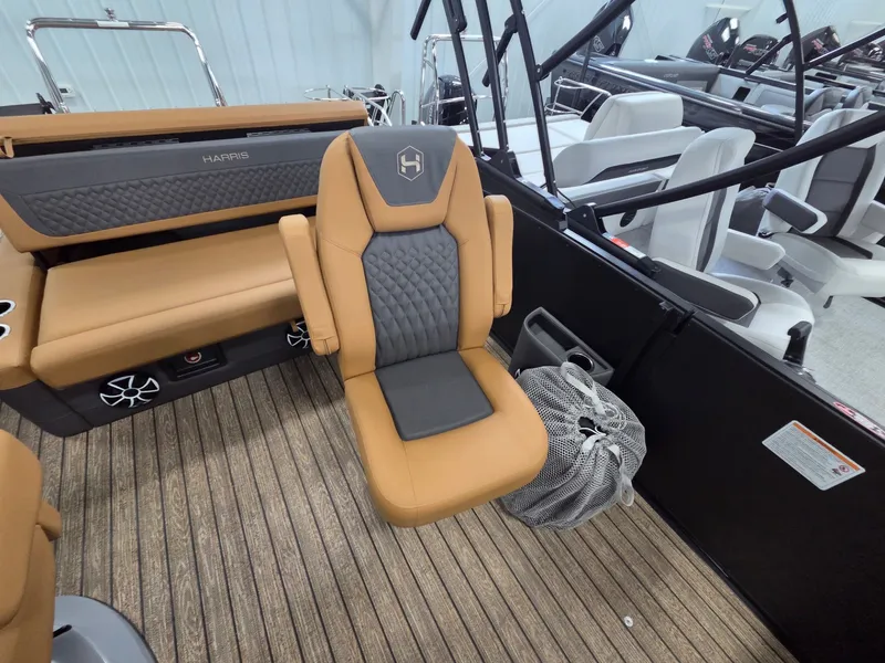 Slide: The Image of Harris Sunliner 230 2026 - 26