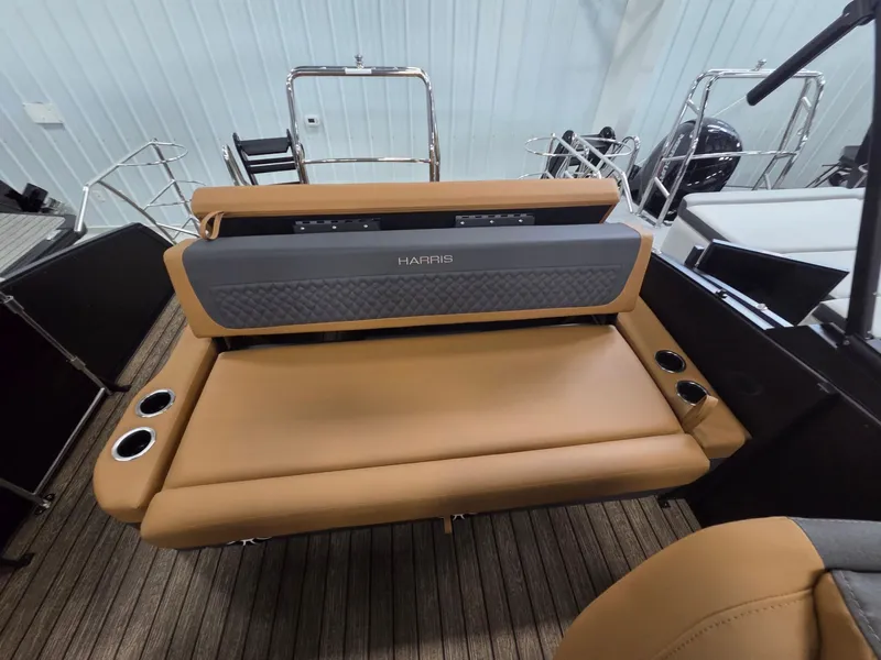 Slide: The Image of Harris Sunliner 230 2026 - 28